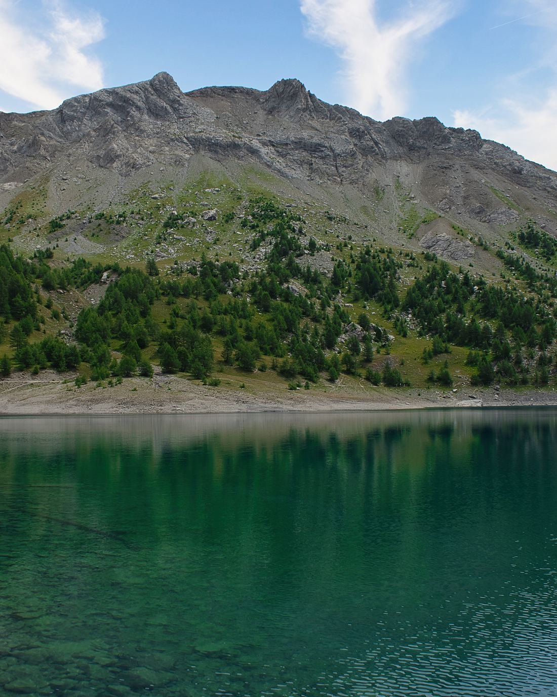 Lac d'Allos dans le parc national du Mercantour, photographie de paysage réalisée par Agency LAP.